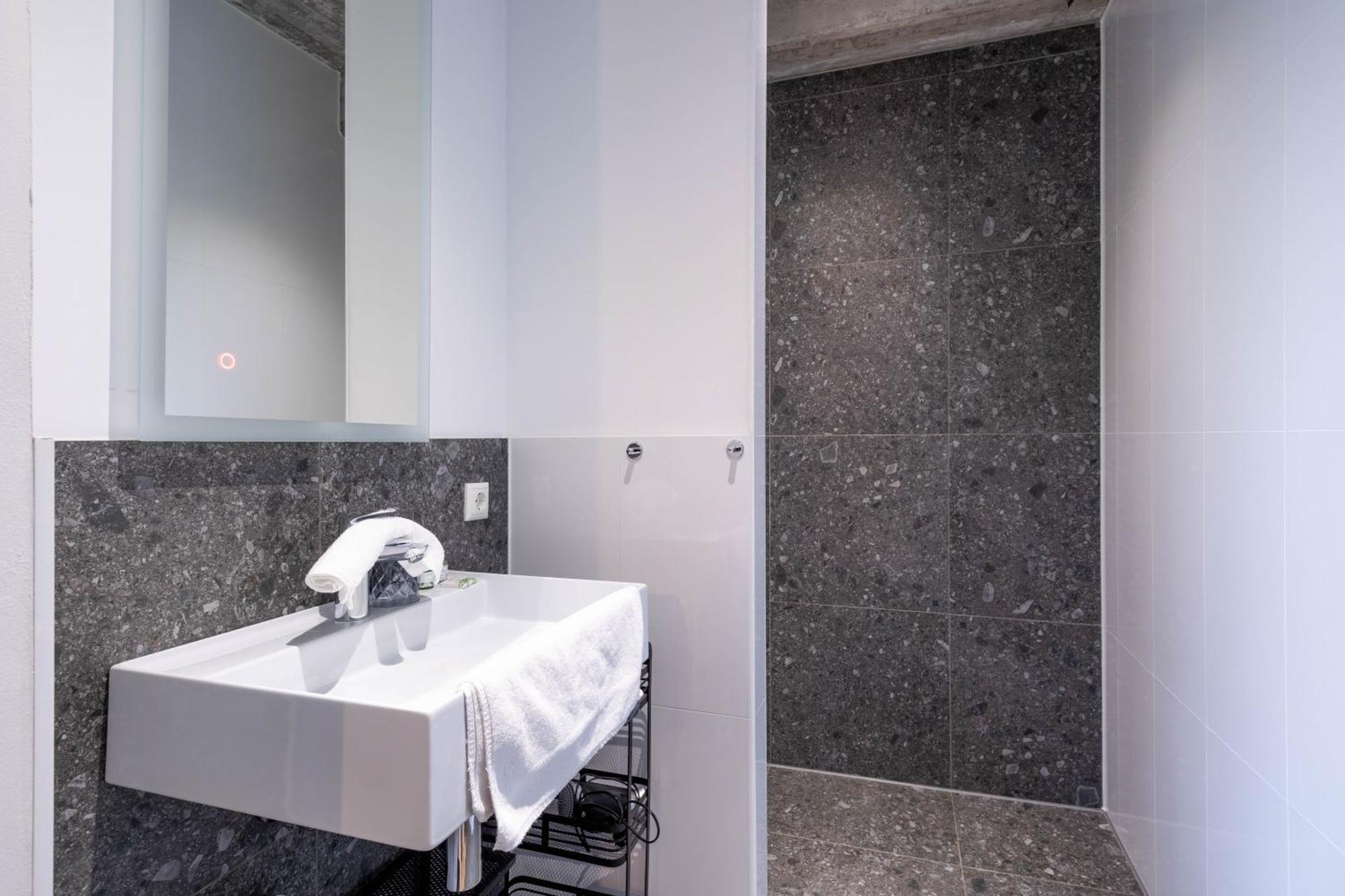 Bed, Bites & Business Hotel Роттердам Номер фото